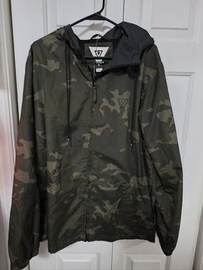 VISSLA Men's Olive Camo Hooded Windbreaker Jacket Size Large